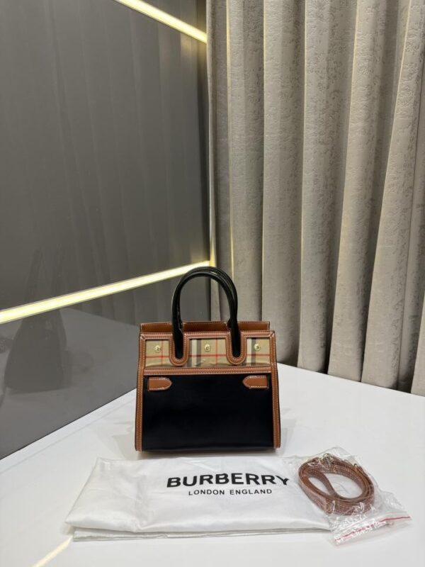 BURBERRY TOTEBAG
