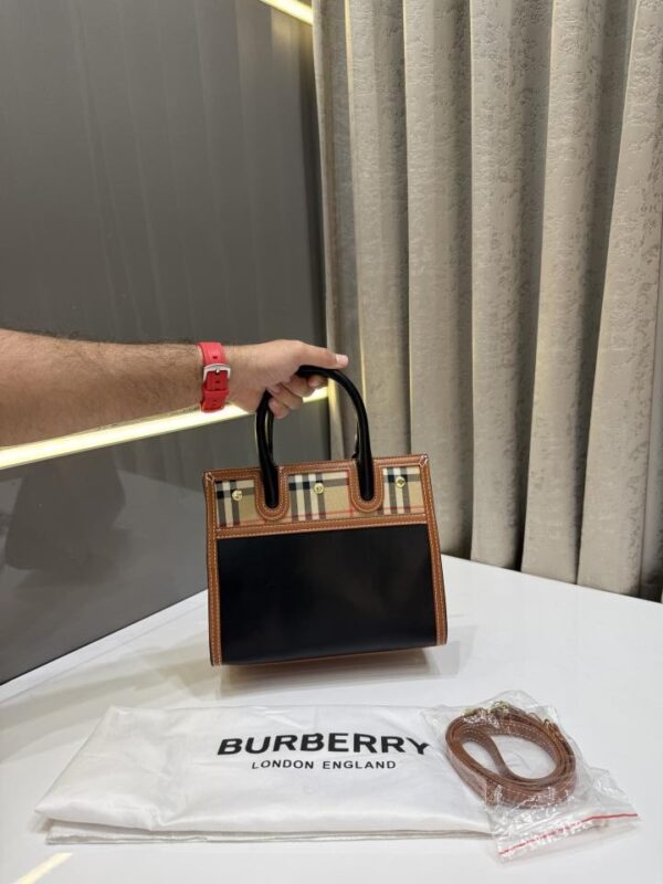 BURBERRY TOTEBAG - Image 3