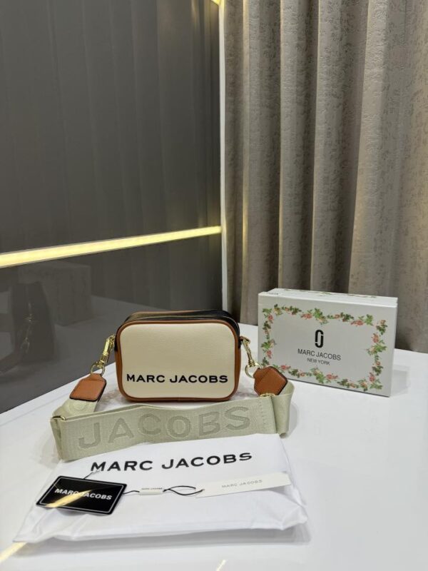 MARC JACOBS