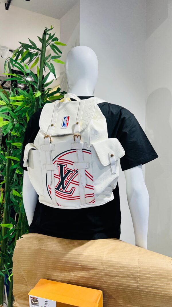 LOUIS VIUTTON BAGPACK - Image 2
